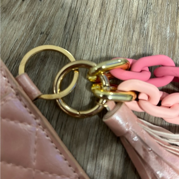 Pink wallet / card holder with two shaded wristlet, gold clasps and pink tassel - Picture 3 of 4